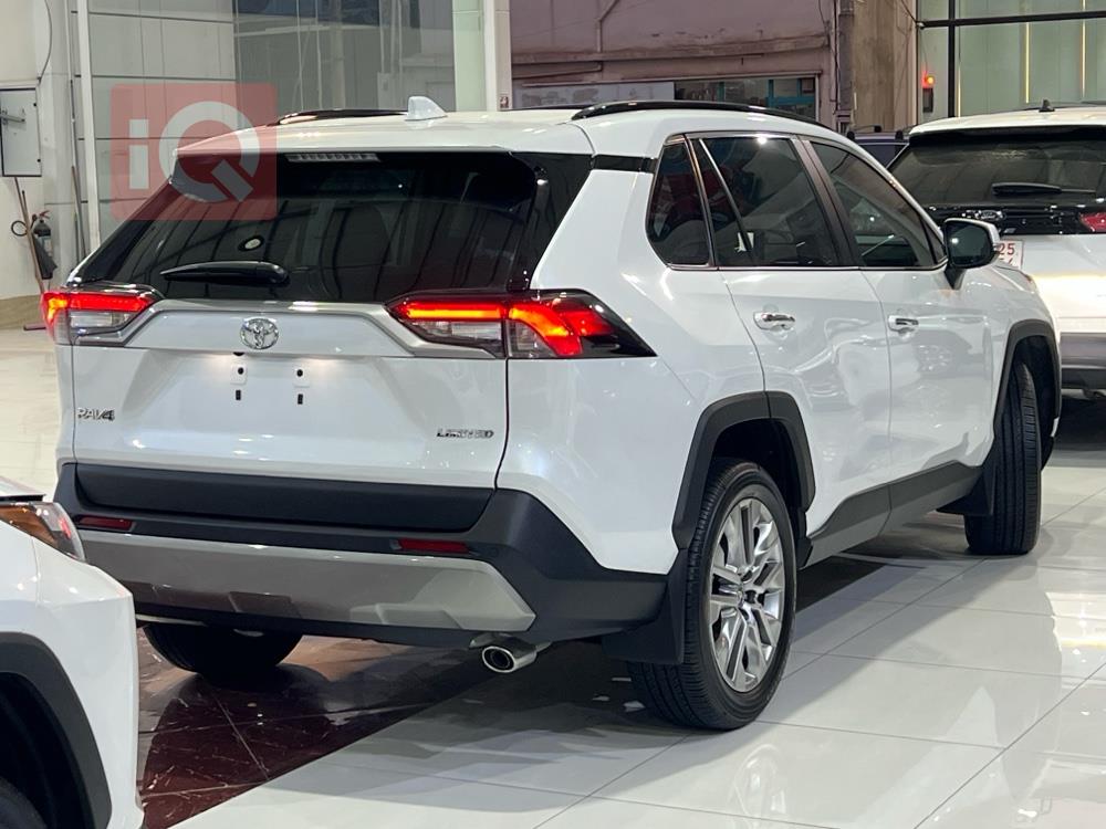 تويوتا راف 4